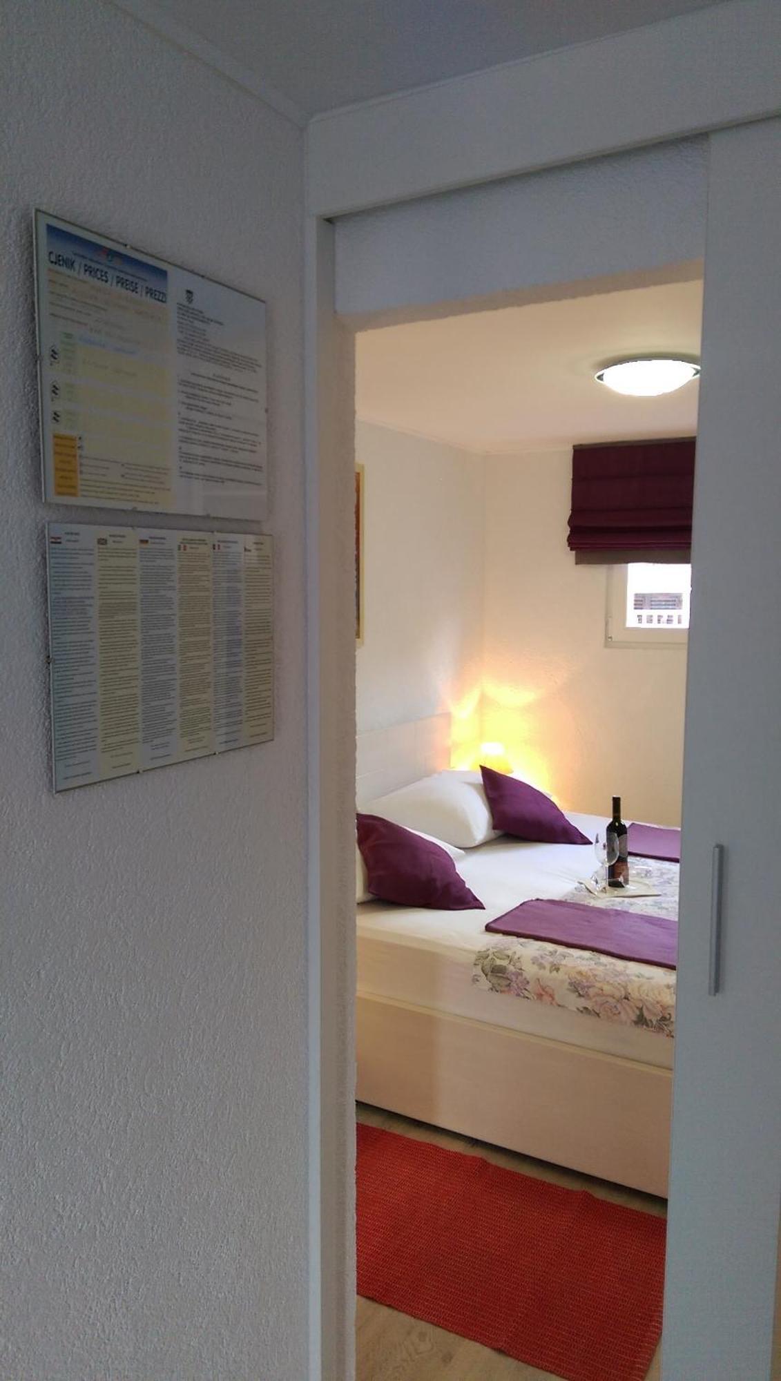 Apartments Paola Trogir Quarto foto