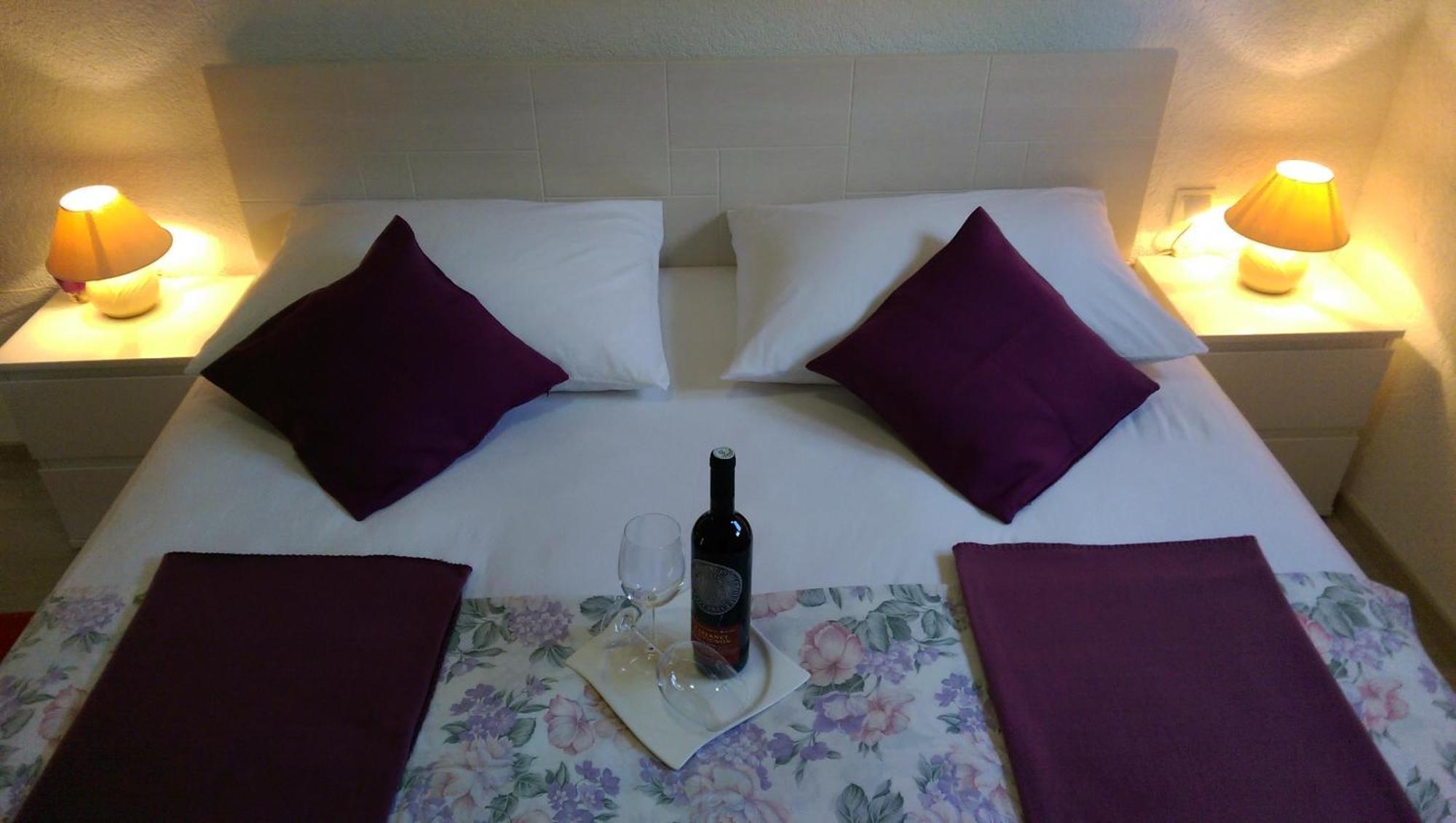 Apartments Paola Trogir Quarto foto