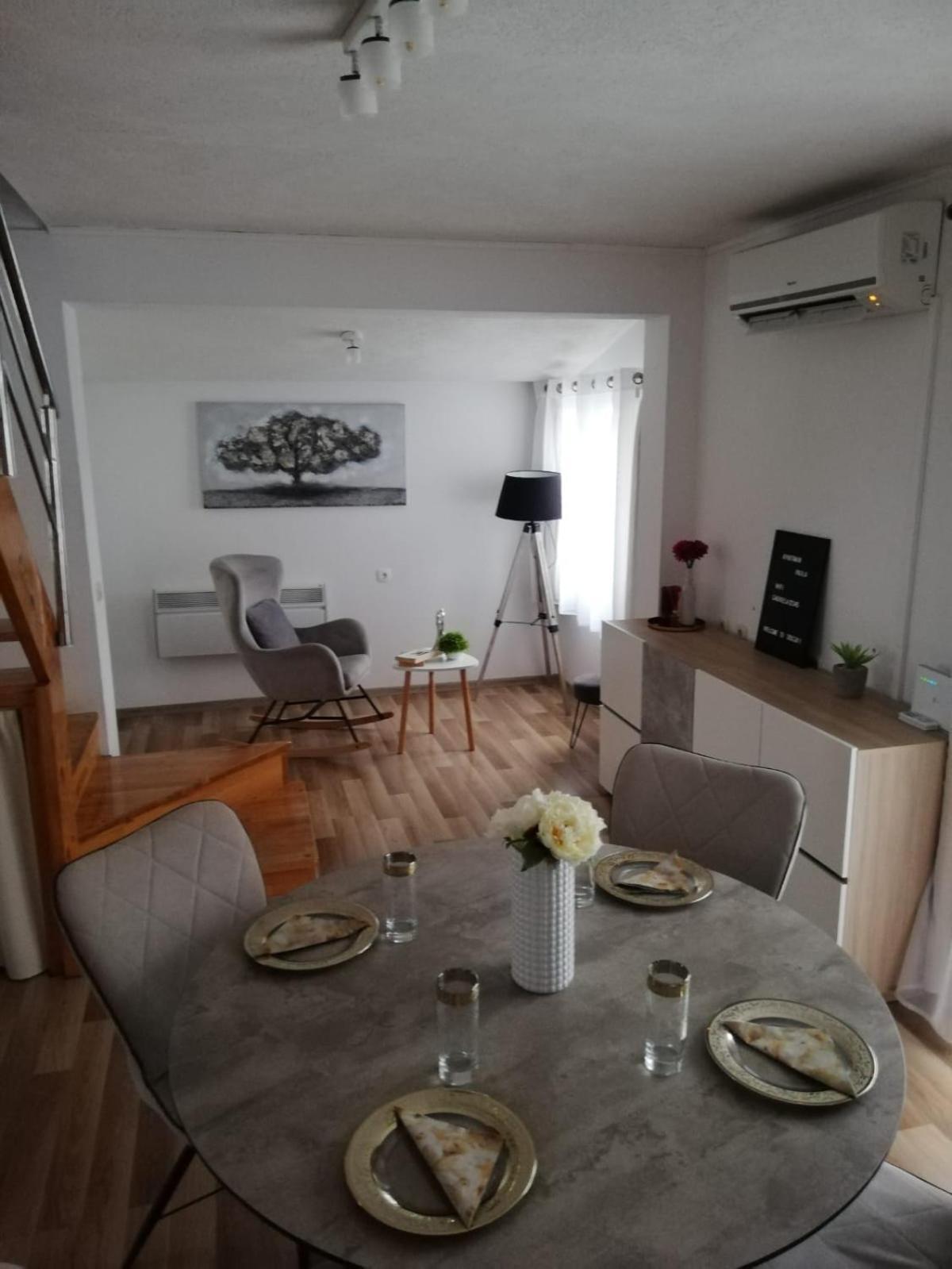Apartments Paola Trogir Quarto foto