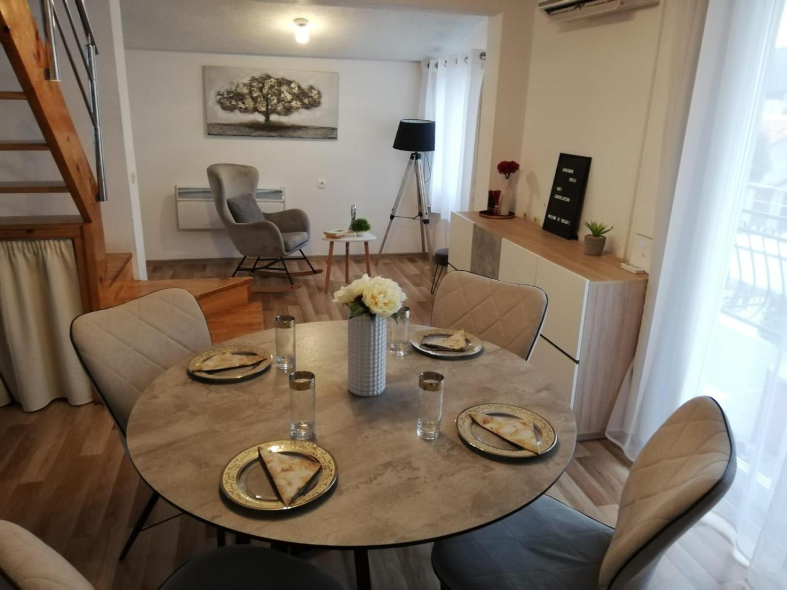 Apartments Paola Trogir Quarto foto